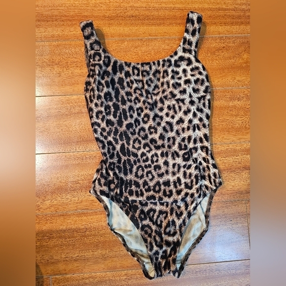 Shreanu Activity Swimsuit - Picture 14 of 16